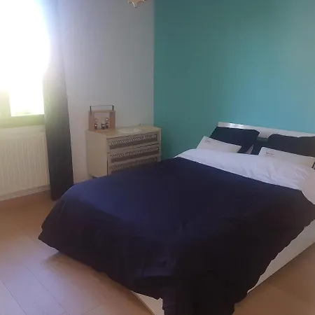 Maison De 3 Chambres Avec Piscine Privee Jardin Clos Et Wifi A بيت للعطل Warcq